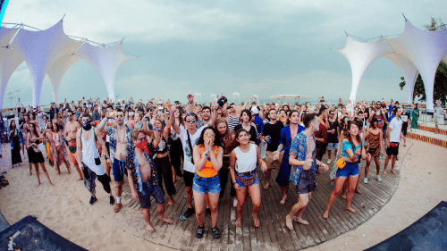 Quảng Trường Biển và Bãi Tắm