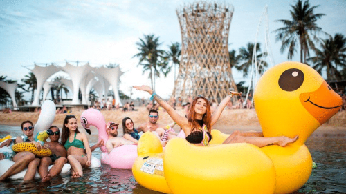 Hồ Bơi Trung Tâm